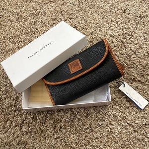 Authentic Dooney & Bourke Pebble Grain Continental Clutch